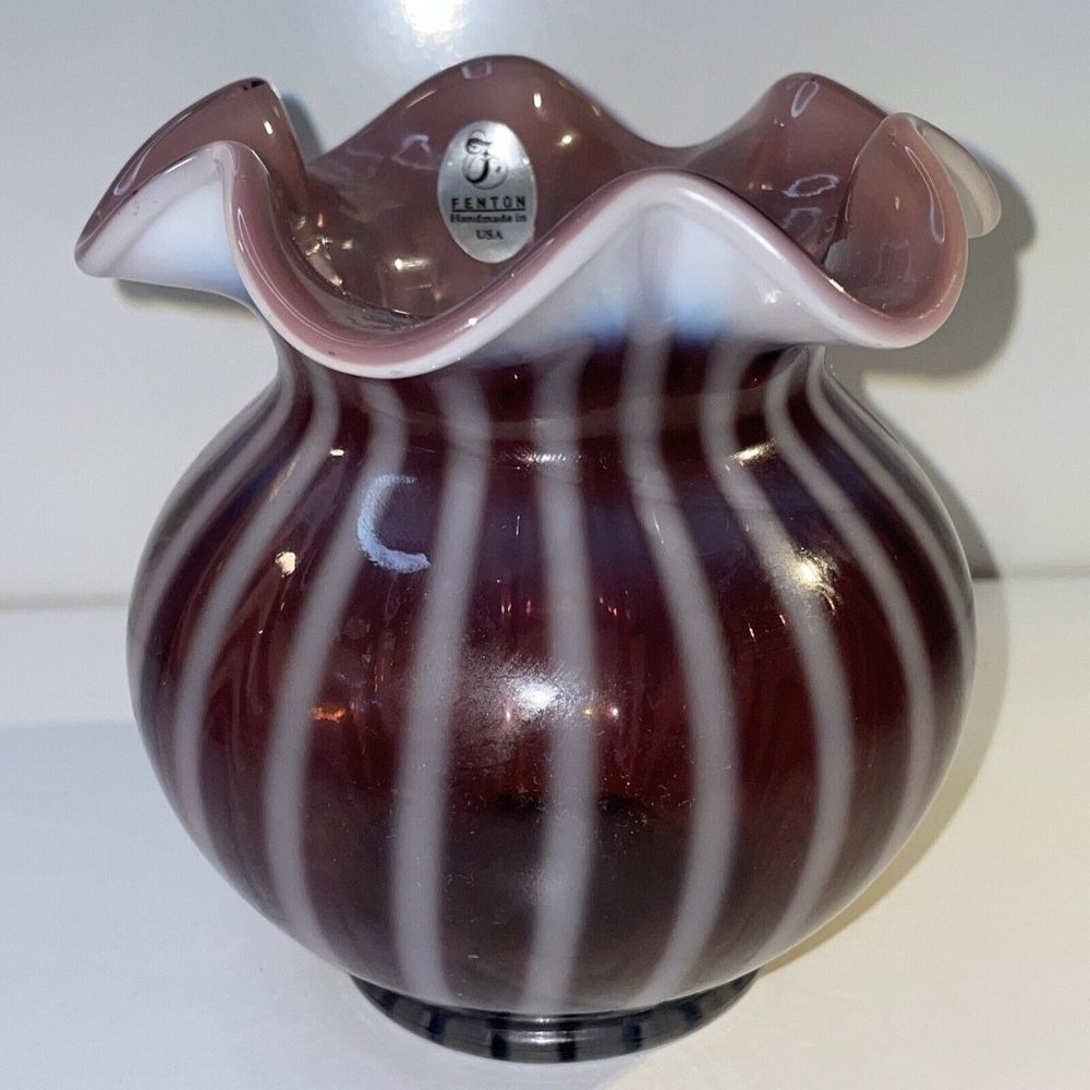 Gerorge Fenton Signed Amethyst Plum Purple‎ Iridescent Striped Ribbed Vase  G50